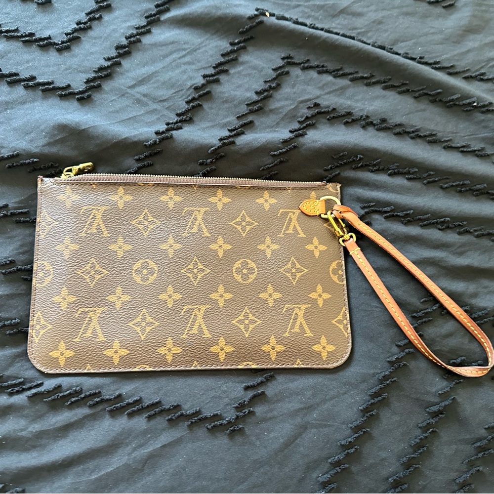 Louis Vuitton neverfull Monogram Pouch